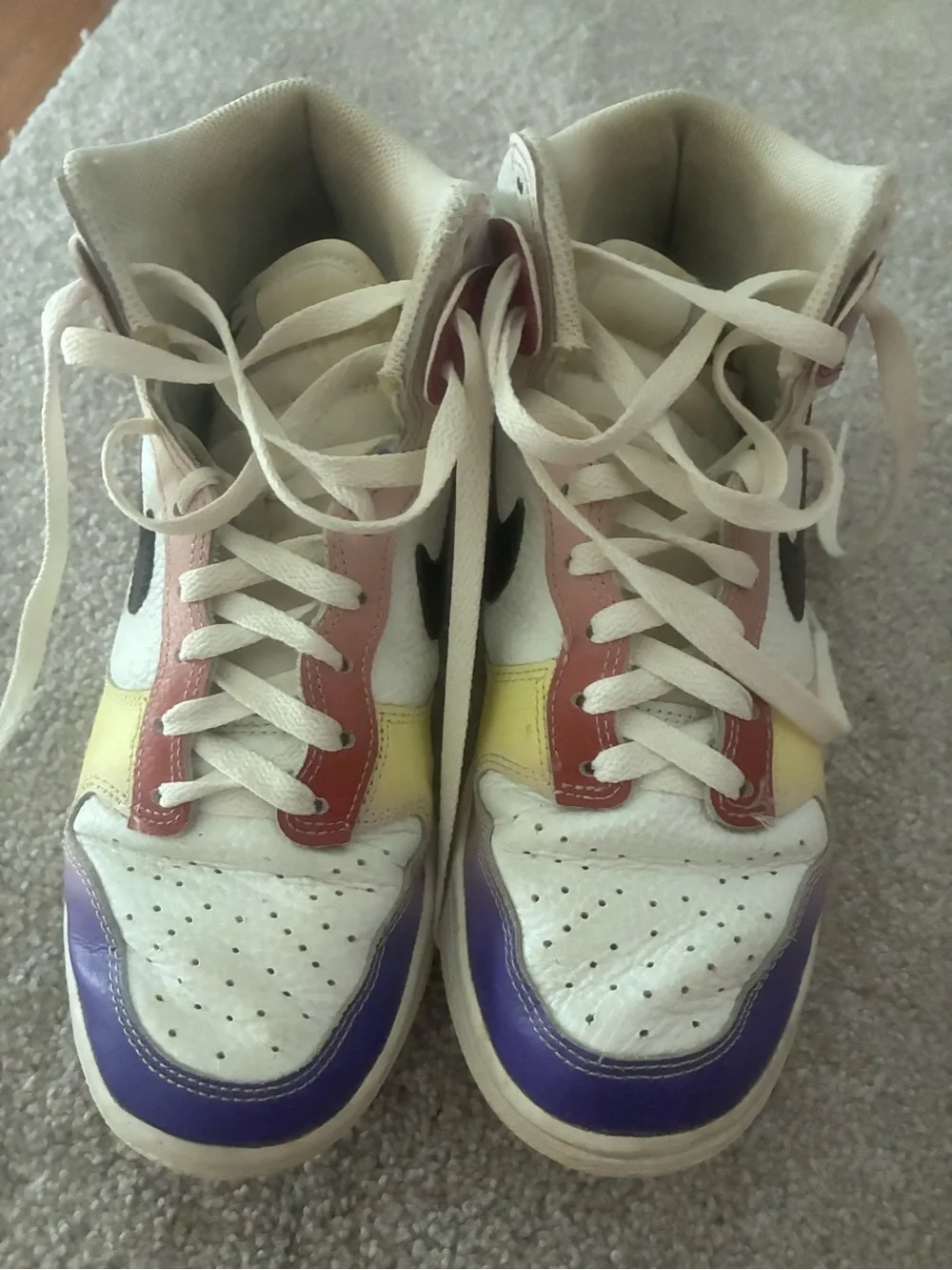 Nike Women’s White Sneakers with Purple, Pink and Yellow Panels